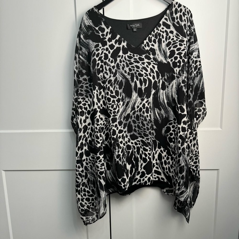 Arna York Collection Bella Overlay Top Black Animal Print Size 18 20